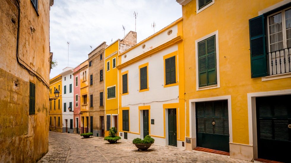 El Gobierno Balear expropia temporalmente 56 viviendas de grandes tenedores