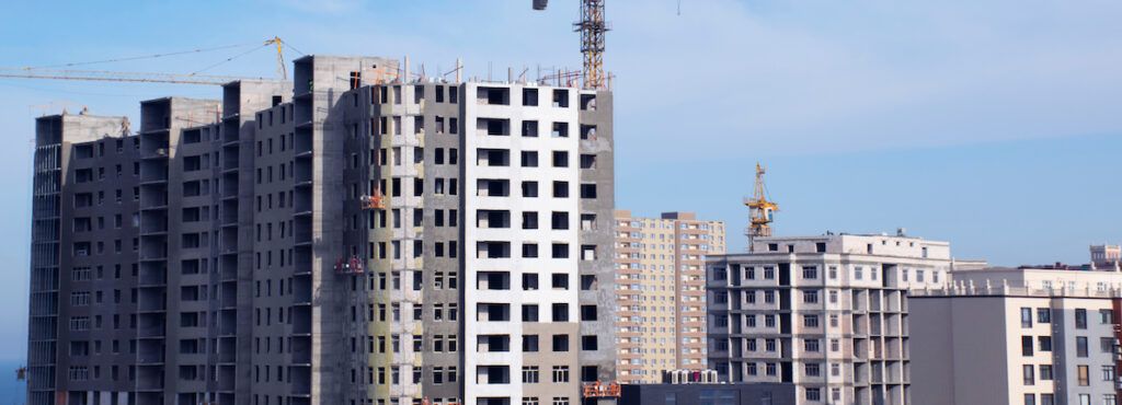 El descenso de pisos protegidos amenaza a los colectivos vulnerables