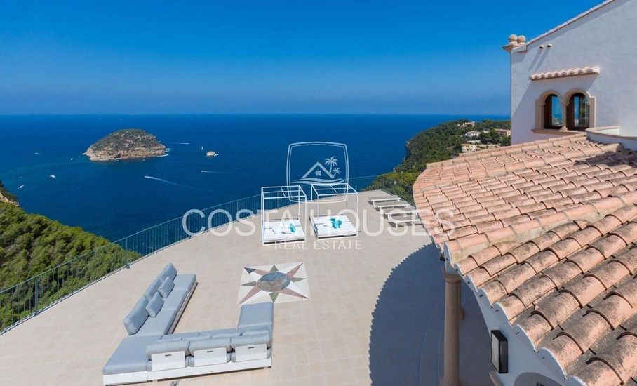 ¿Cómo es la casa más cara de Alicante? - Fotocasa Life - Casas en Alicante, comprar mansion, Las casas más caras, mansión de lujo, vivienda de lujo - Compraventa - Cuesta encontrar palabras para describirla. Y es que no es solo la casa más cara de Alicante sino una de las más espectaculares de toda España.
