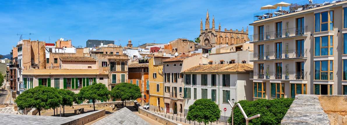 Quiero vender mi casa a extranjeros. ¿Qué pasos debo seguir?