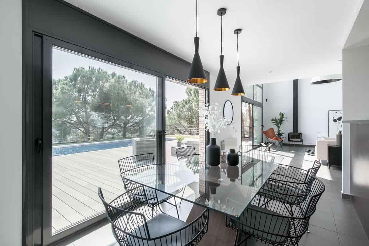 casa con piscina en plena naturaleza