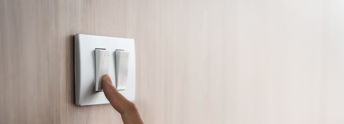 El Gobierno rebaja el IVA de la luz del 21 al 10%