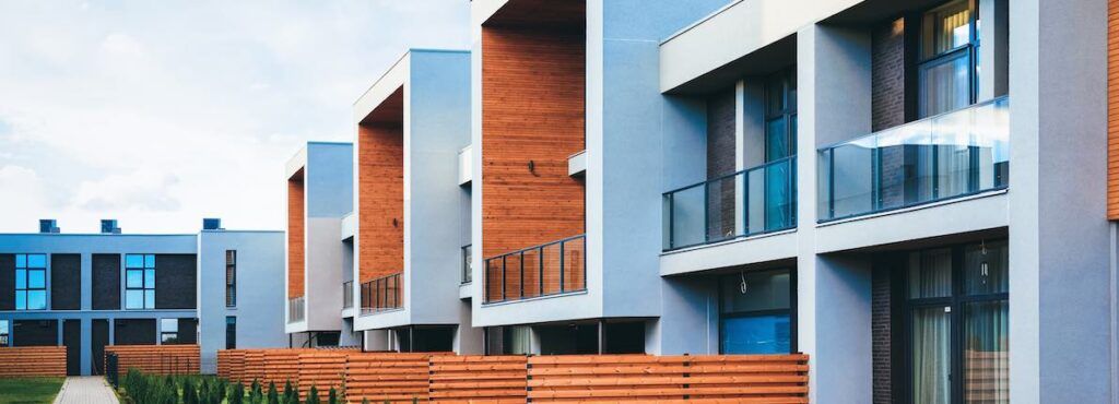 Casas adosadas, chalets o fincas rústicas: los tipos de casas más buscadas en Madrid y Barcelona