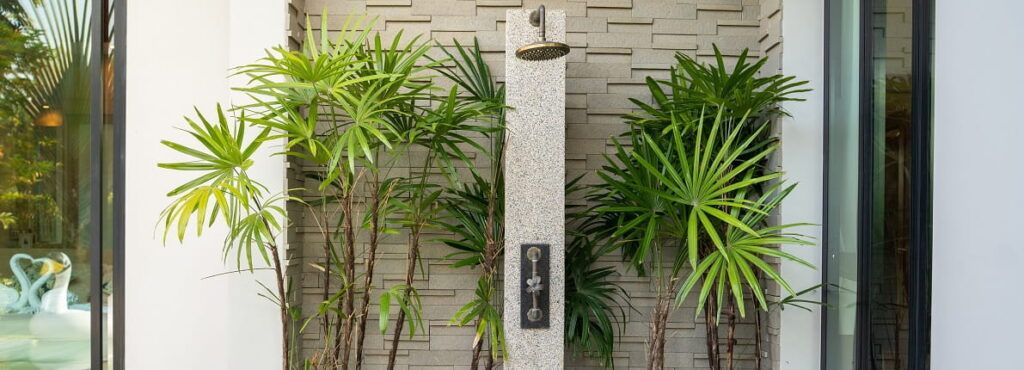 Claves para elegir una ducha para el jardín