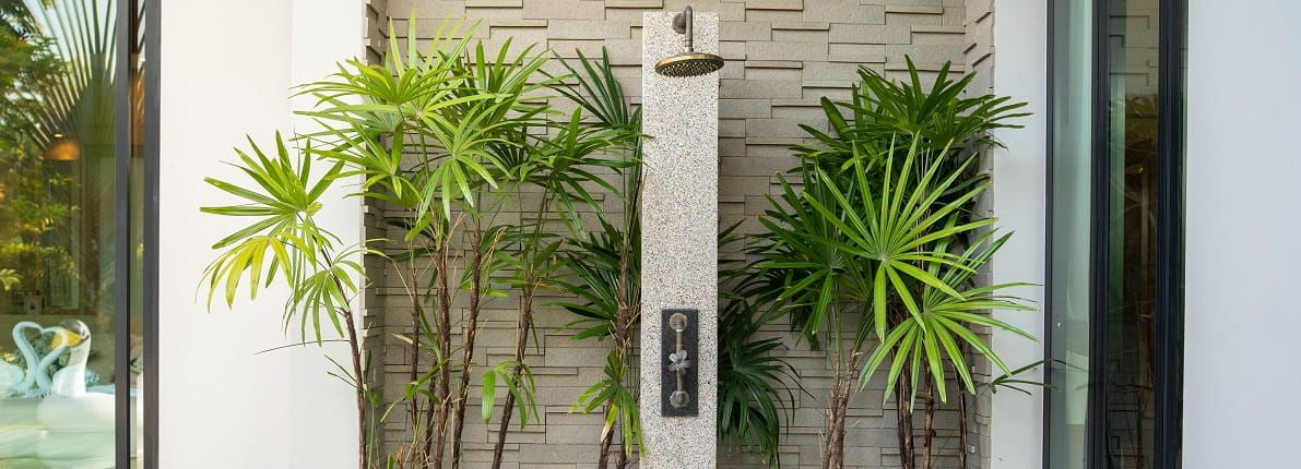Claves para elegir una ducha para el jardín