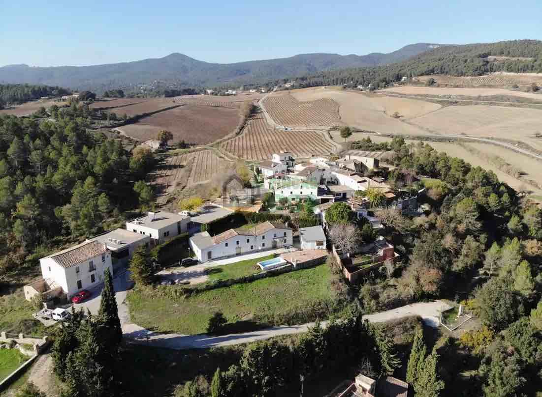 Un poblado rural en Lleida en venta en Fotocasa por menos de un millón de euros img921