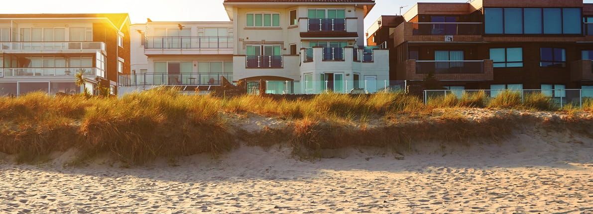 Las provincias más baratas y más caras donde comprarse un piso en la playa