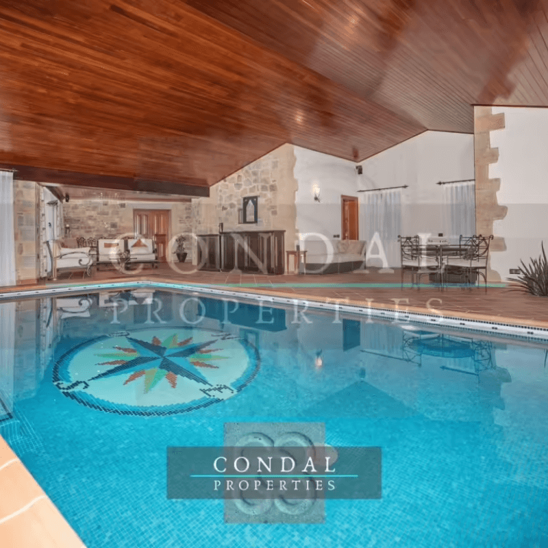 piscina climatizada en la masia