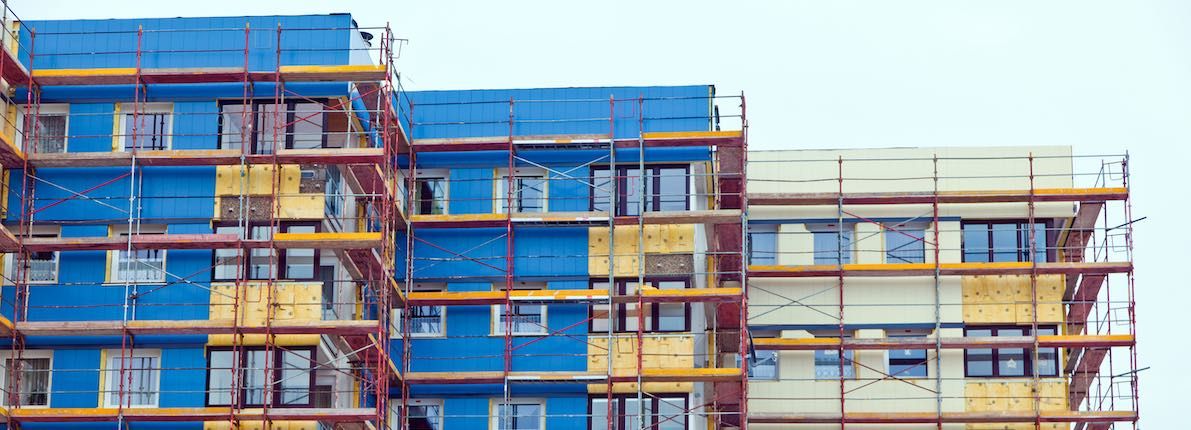 España apoya la rehabilitación de viviendas para instalar energías renovables