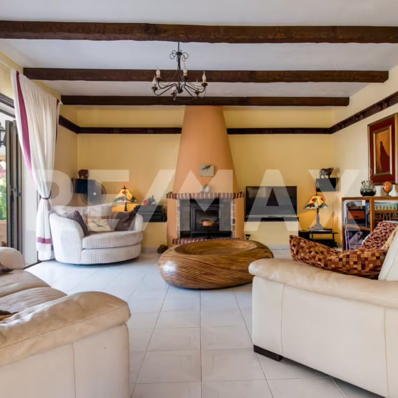 5 casas en venta en Fotocasa con las chimeneas más bonitas img284