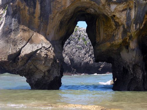Los 5 pueblos más bonitos de Asturias que debes visitar - Fotocasa Life - Alquiler vacacional, Asturias, Casas en Asturias, comprar vivienda, Pisos en Asturias, viviendas en Asturias - Compraventa - Podemos afirmar, sin miedo a equivocarnos, que Asturias es una de las localidades más bellas y especiales de España. Además de sus paisajes incomparables, en Asturias se respira una paz y una tranquilidad difíciles de describir. 