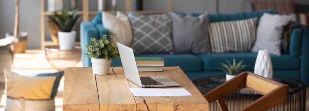 4 de cada 10 viviendas no está preparada para el teletrabajo: ¿cómo adaptar nuestra casa?