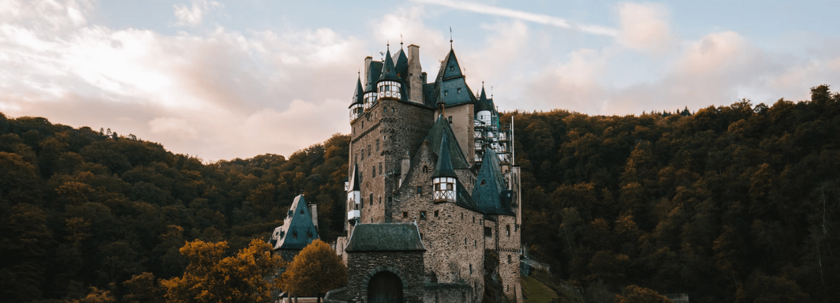 ¿Qué tener en cuenta al comprar un castillo o un palacio? - Fotocasa Life Ruta por los 5 castillos de España donde podrían vivir los Reyes Magos