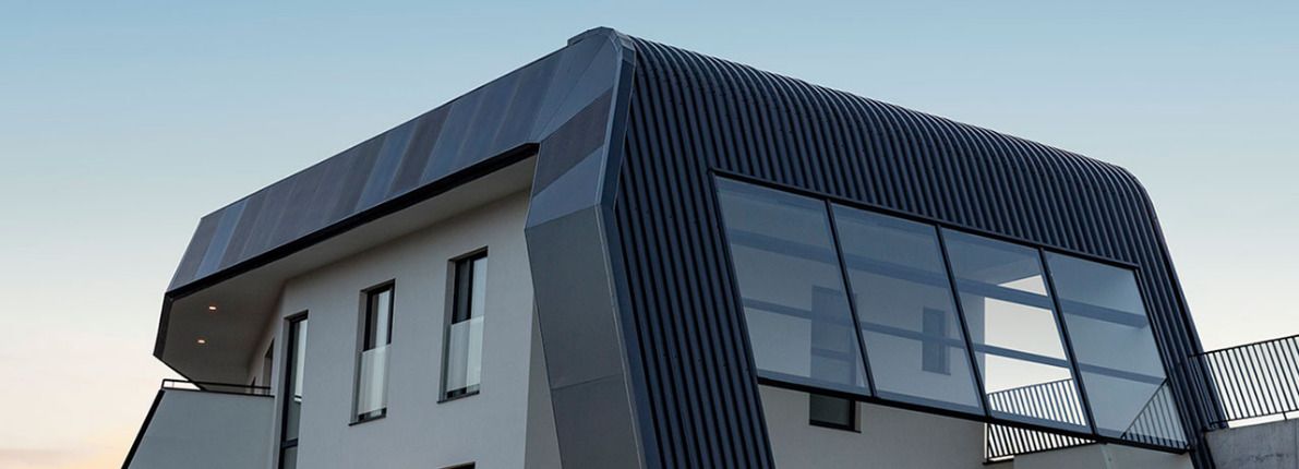 Casa prefabricada autosuficiente y que te carga tu coche eléctrico