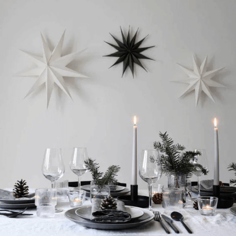 30 ideas de IKEA para decorar la mesa de Navidad - Fotocasa Life - decoracion ikea, decoracion mesa navidad, Ikea - Decoración - Te enseñamos las mejores ideas de estilos de decoración de mesas, centros de mesa navideños, doblar servilletas de manera original, los manteles y caminos de mesa y, como no podía faltar, ideas sobre los pequeños detalles que harán tus navidades más bonitas. Descubre también cómo decorar tu árbol de Navidad.