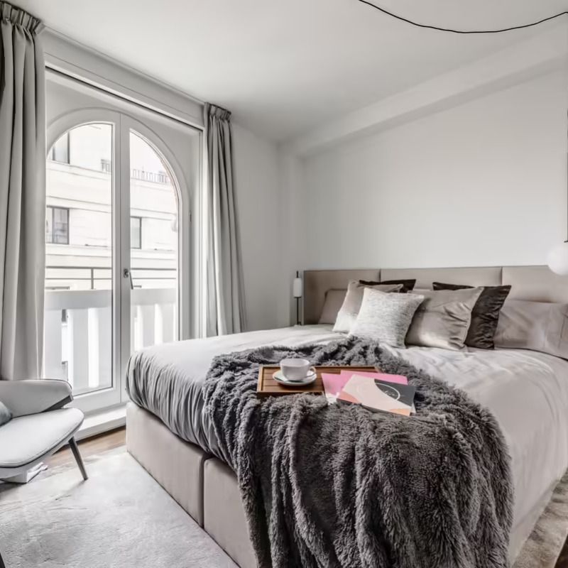 La casa más curiosa de febrero: un lujoso ático de diseño en el edificio Ave Fénix de Madrid img751