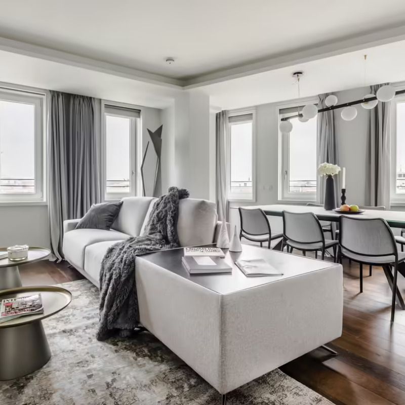 La casa más curiosa de febrero: un lujoso ático de diseño en el edificio Ave Fénix de Madrid img586