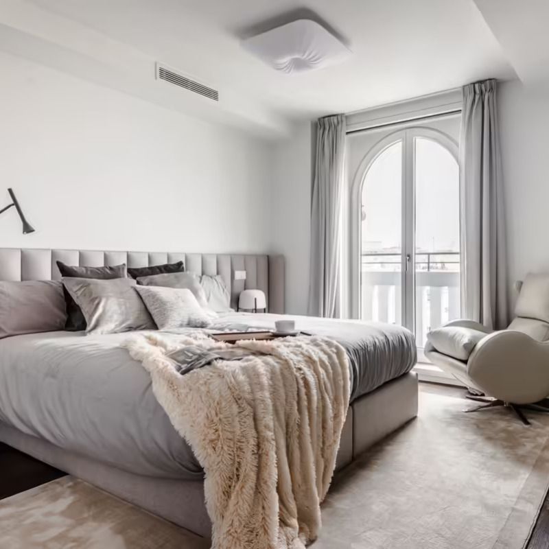 La casa más curiosa de febrero: un lujoso ático de diseño en el edificio Ave Fénix de Madrid img361