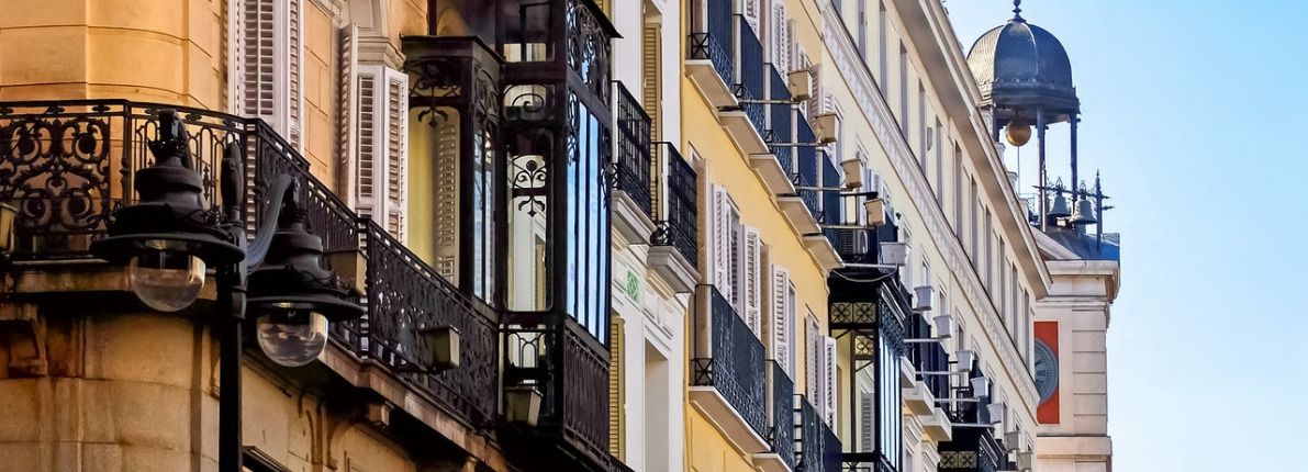 Un ático en Valencia de 105 m2 y un apartamento en Madrid de 32 m2: qué vivienda te puedes comprar por 200.000€ en cada ciudad