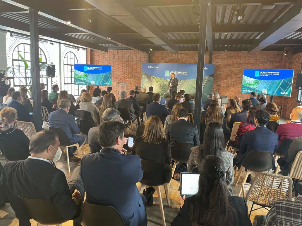 Solvia y Fotocasa presentan el primer informe “La sostenibilidad en la demanda de vivienda en España” en un evento exclusivo en Madrid img955