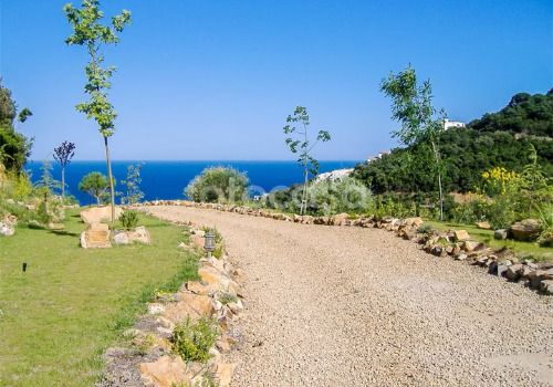 La casa más exclusiva de julio: un castillo en la Costa Brava con lago privado img874