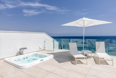 atico con piscina privada