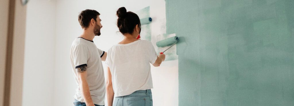 Cómo pintar una habitación para que parezca más grande, más alargada o más estrecha