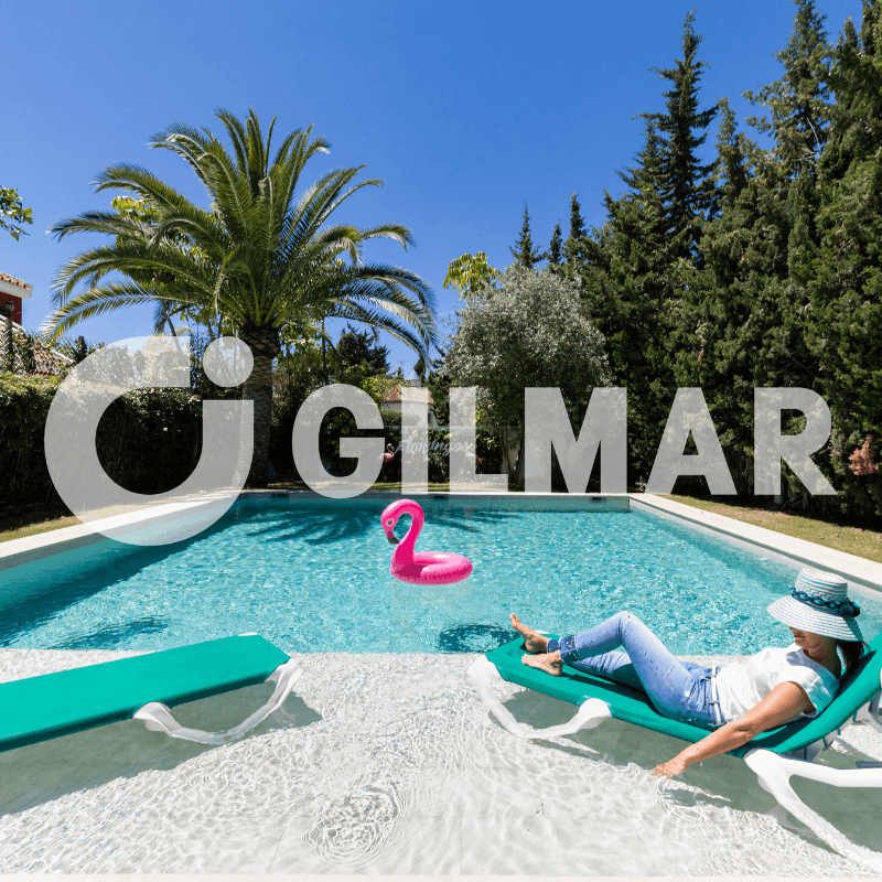 vistas de la piscina villa flamingo