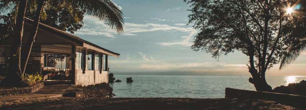 5 pueblos para vivir cerca del mar todo el año