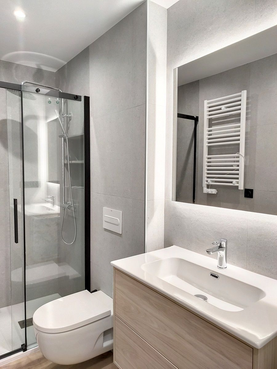 Baño: actualízalo sin gastar mucho  Diseño de baños, Diseño de interiores  de baño, Baño con ducha