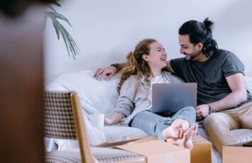 En 11 comunidades se ofrecen ayudas autonómicas para comprar o alquilar vivienda - Fotocasa Life - ayudas alquiler, ayudas comprar vivienda, ayudas para vivienda - Compraventa - De las 17 comunidades autónomas en España, 11 ofrecen ayudas ya sea para comprar o para alquilar una vivienda