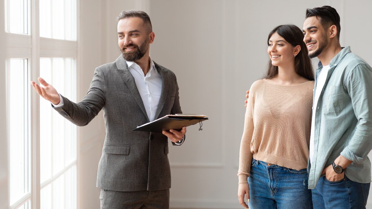 Los expertos que deberías llevar a visitar un piso si estás pensando en comprar