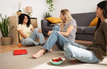 Diccionario de alquiler: 25 conceptos que deberías conocer - Fotocasa Life ¿Qué es mejor: alquilar un piso o una habitación?