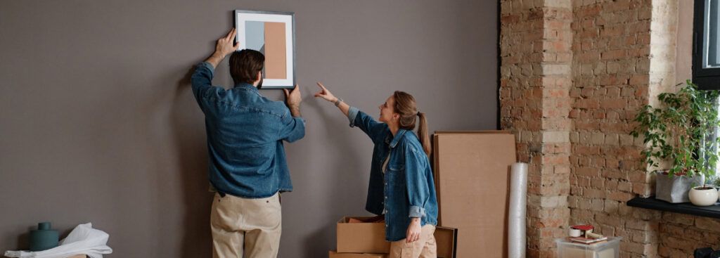 Ayudas para vivienda en España: ¿se dan mas subvenciones para alquilar o para comprar?