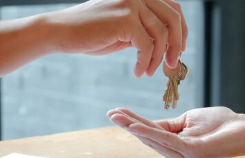 ¿Por qué es mejor contratar a una inmobiliaria para vender piso?