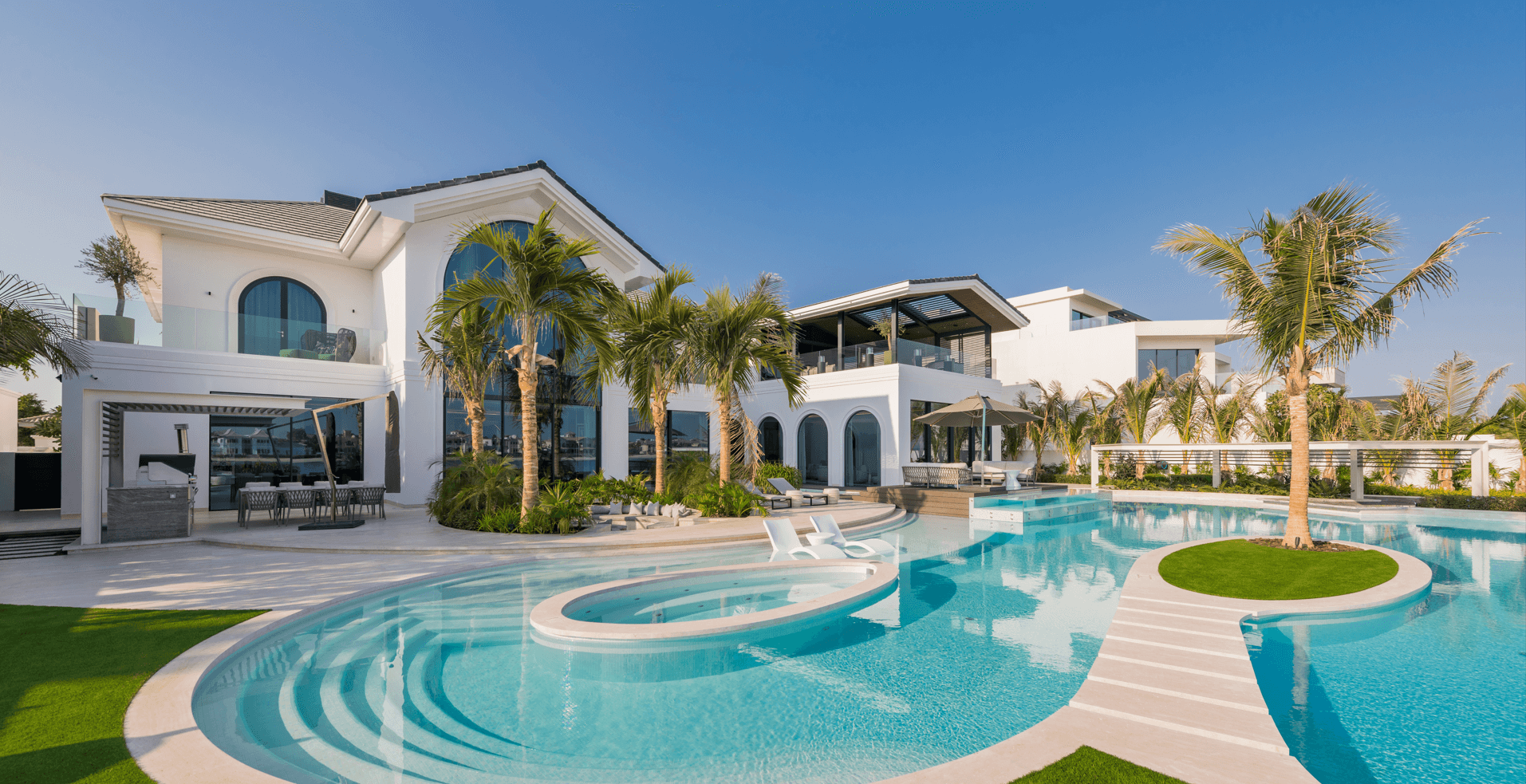 Un fotógrafo de Marbella participa en la venta de la villa más cara de Dubái gracias al vídeo viral de Instagram img24