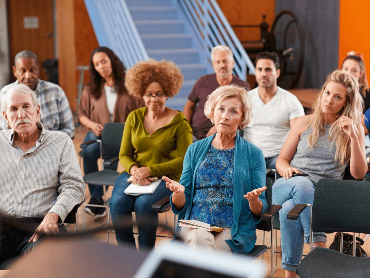 convocar una junta extraordinaria de vecinos