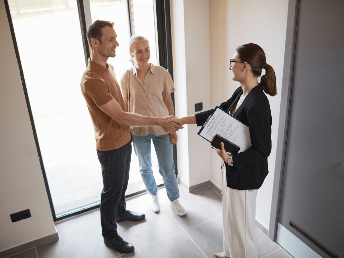 tramites que hace la agencia inmobiliaria al vender