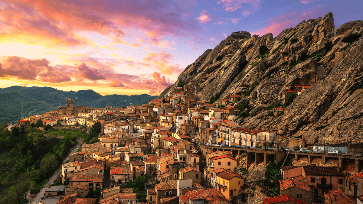 5 casas de pueblo a la venta en Fotocasa por menos de 100.000 euros que puedes reformar