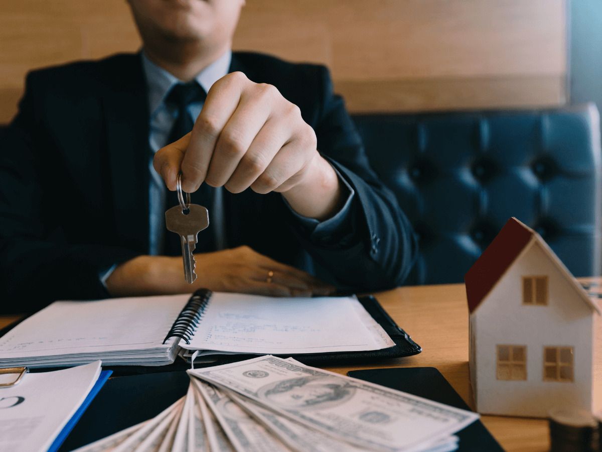 comprar casa siendo menor de edad