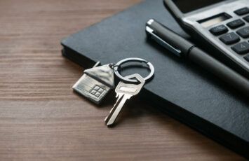 La subida de tipos todavía no logra serenar el boom de compraventas