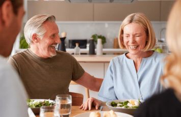 ¿Cómo los padres y madres ayudan a sus hijos a comprar o alquilar una vivienda?