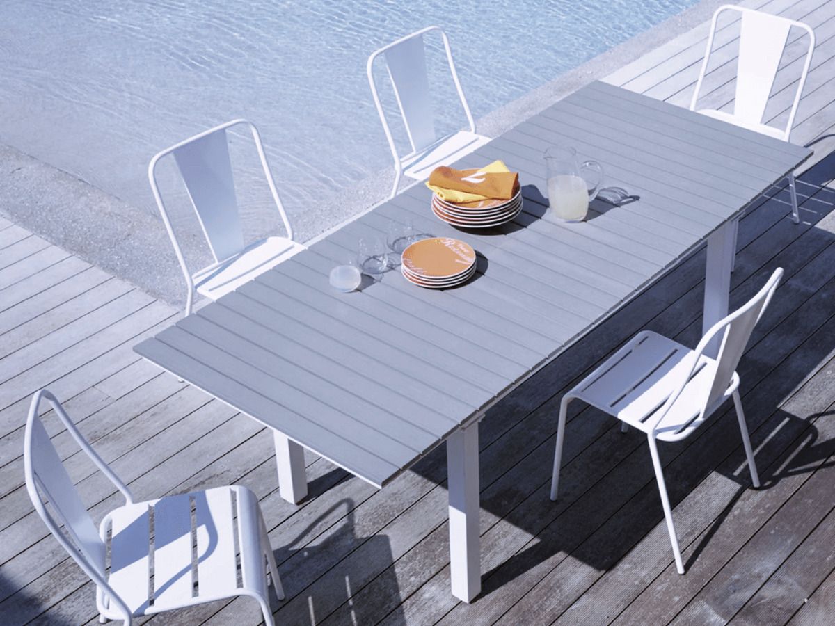 mesas y sillas para patio