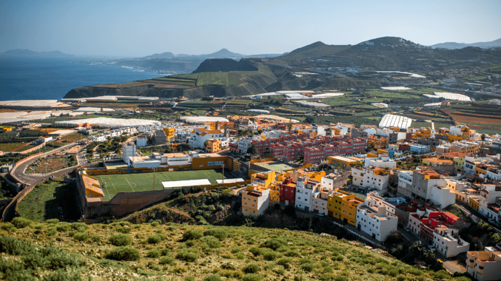 Se vuelve a su pueblo en Gran Canaria para comprar una casa