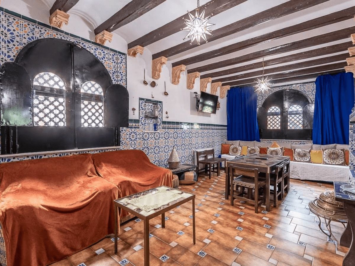 casa curiosa abril
