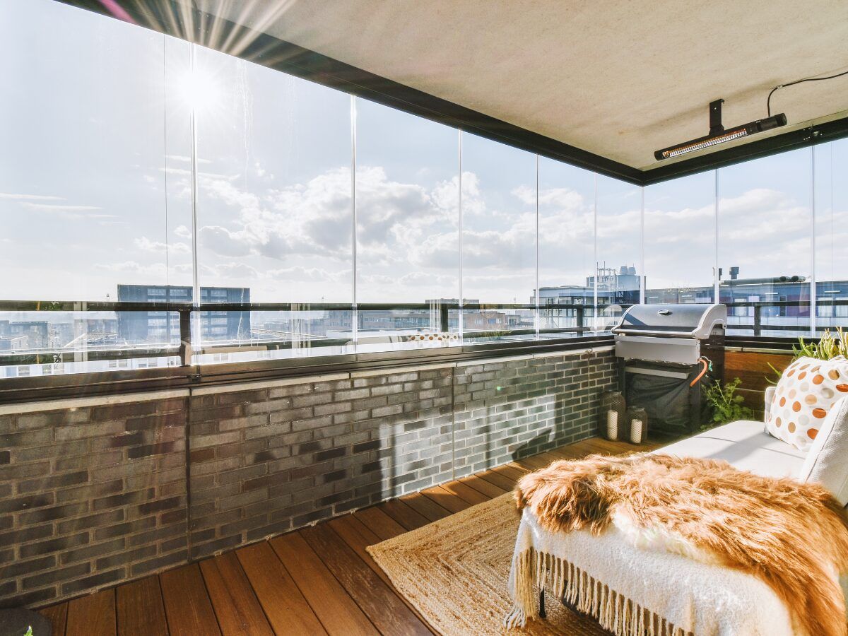 Decorar balcones pequeños con cortinas