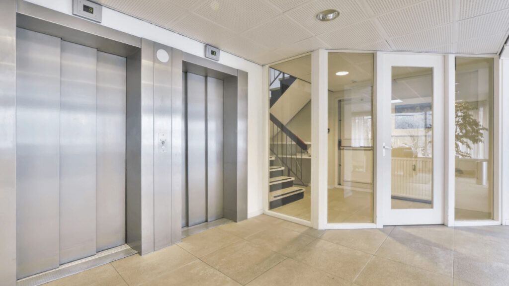 El correcto mantenimiento de ascensores: clave para la seguridad en tu comunidad de vecinos