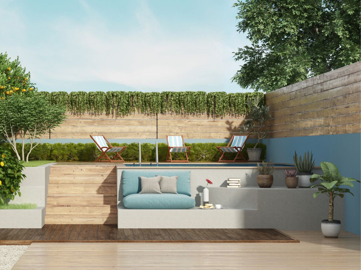 Piscina elevada para patios pequeños