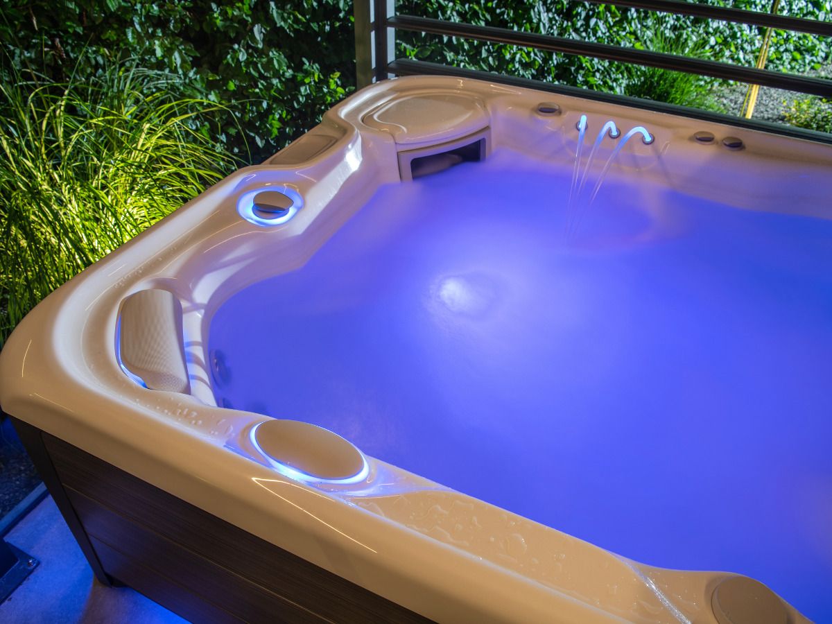 piscina spa o hidromasaje para patios pequeños