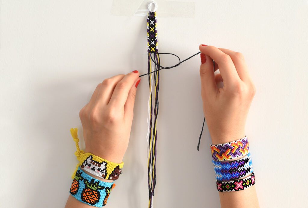 DIY pulseras de colores - Getty Images